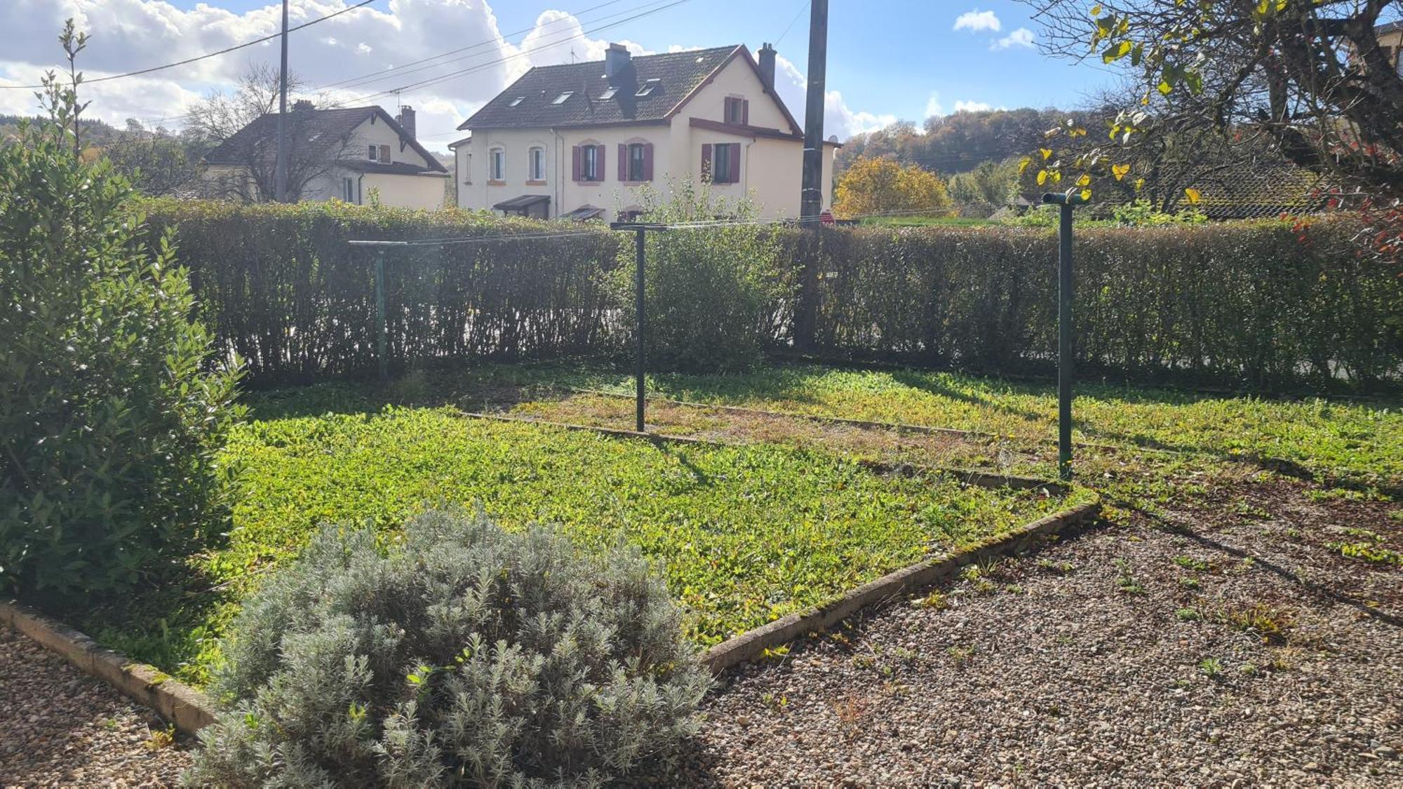La Campagne A La Dans Pavillon Avec Jardin Clos Et Privatif Hericourt (Haute-Saone)