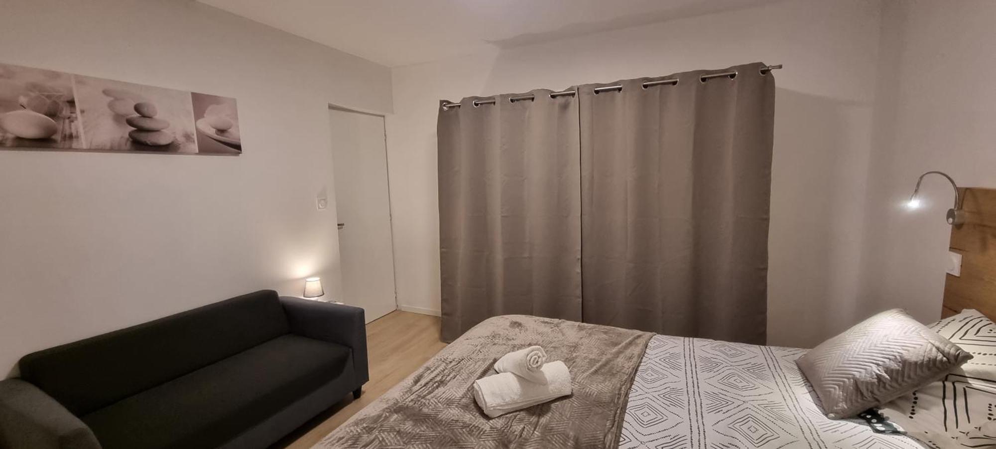 La Campagne A La Dans Pavillon Avec Jardin Clos Et Privatif *